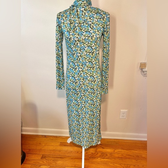 Zara Blogger Fave Green Floral High Neck Cut Out Open Back Fitted Midi Dress - Picture 5 of 11